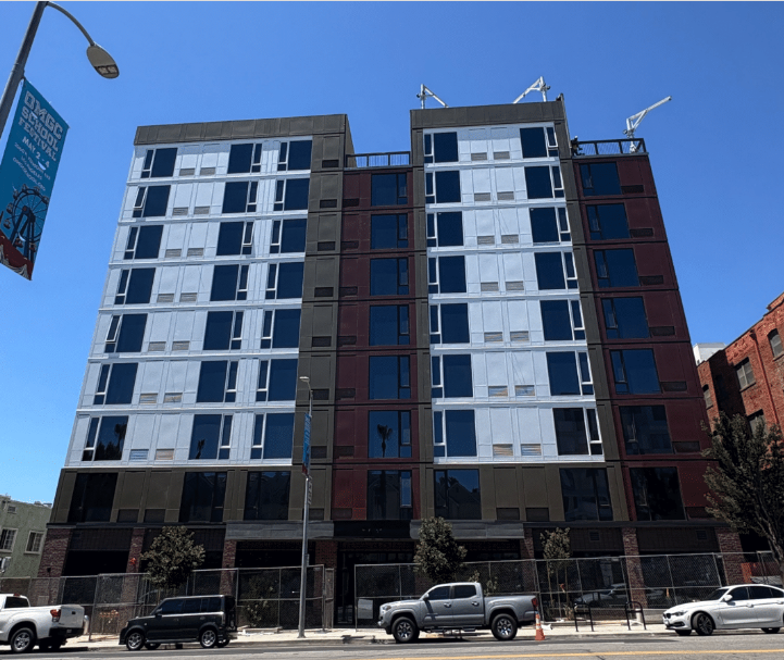 aec8aeb8-ca6c-4a06-aa0d-a1d95121b867.